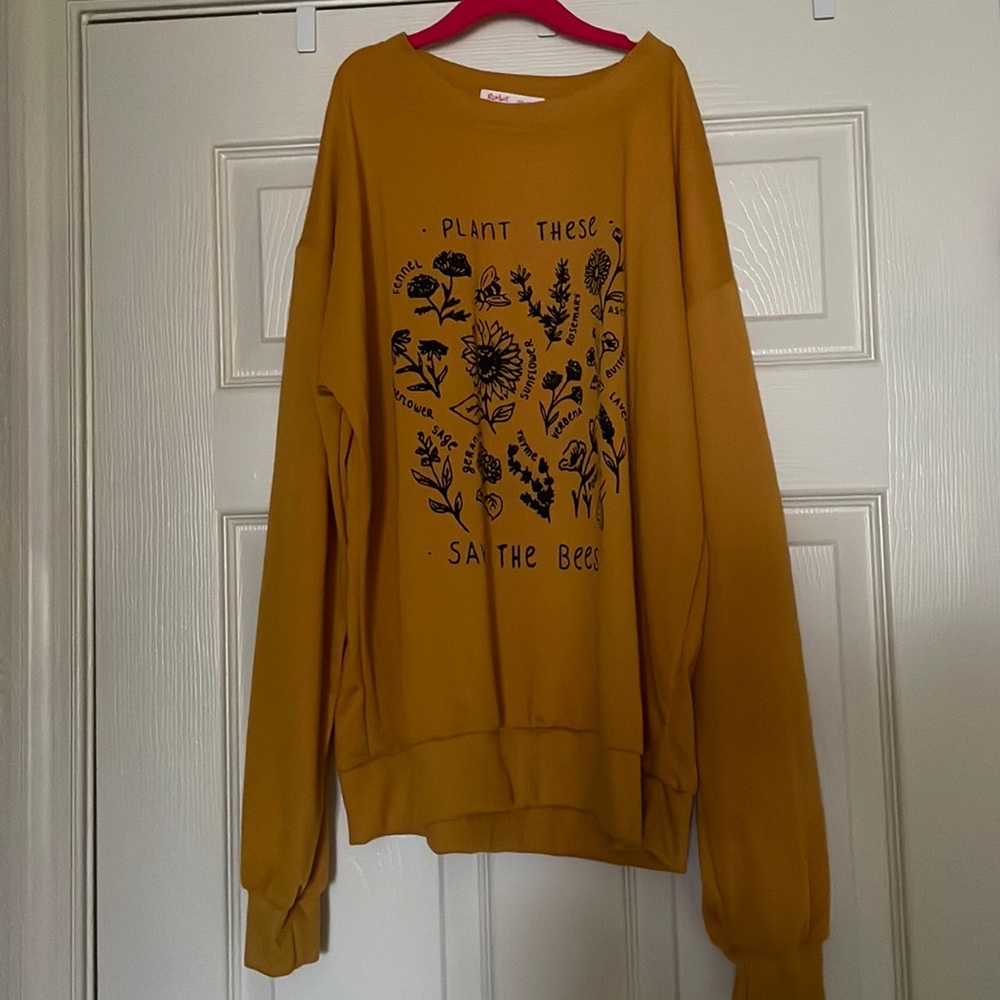 Save the bees shirt. ROMWE Size M